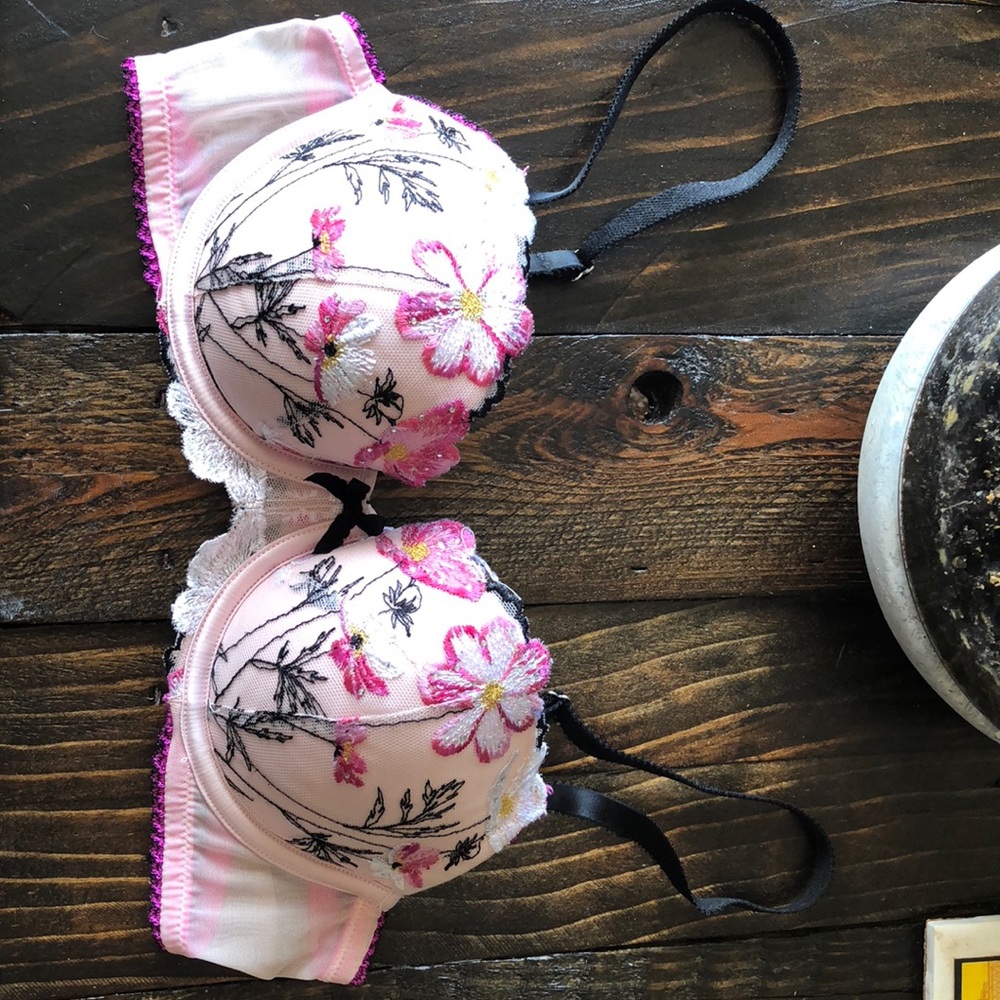 Victoria’s Secret bra